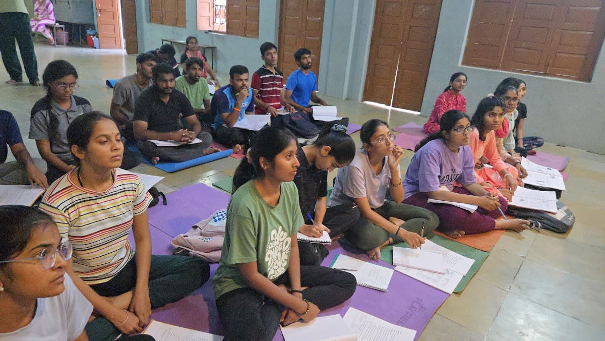 ANANDAM DEHASYA — The Bliss of Understanding the Body session photo 10