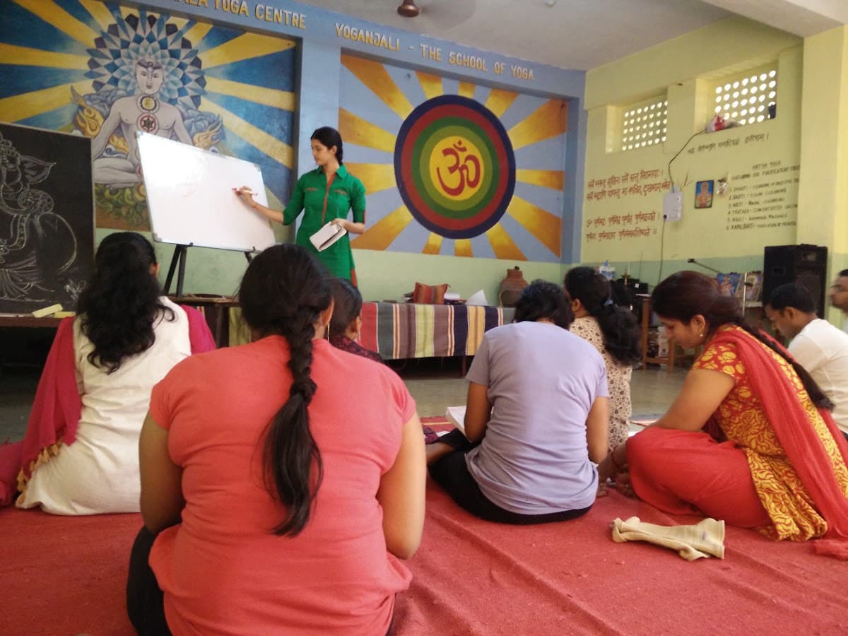ANANDAM DEHASYA — The Bliss of Understanding the Body session photo 15