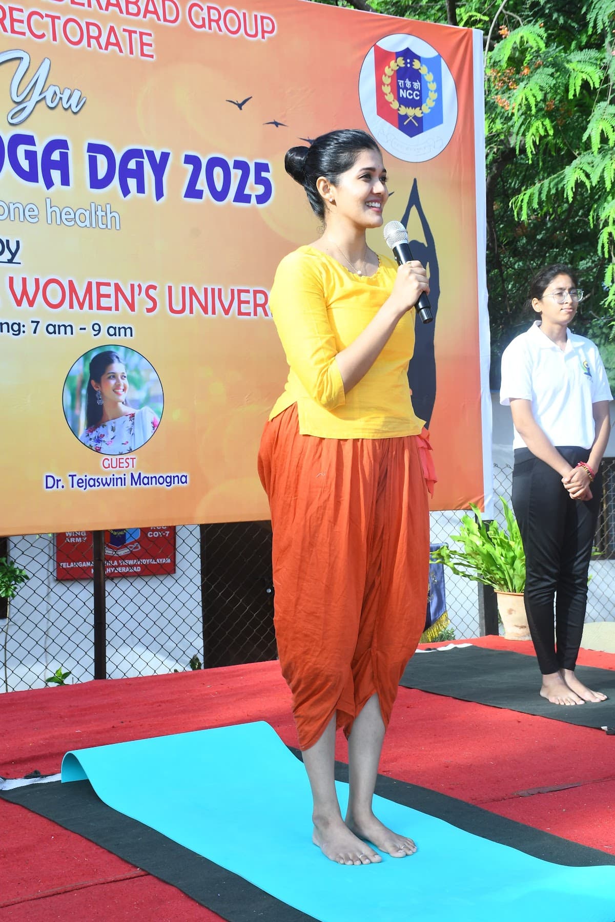 ANANDAM VISHVASYA — The Bliss of Universal Wellbeing session photo 3